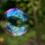 Reflection_in_a_soap_bubble_edit